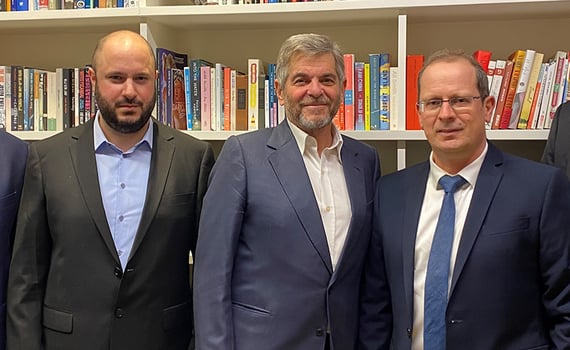 מימין לשמאל: רז נזרי צבי פירון נדים עבוד, צילום: רועי פרץ